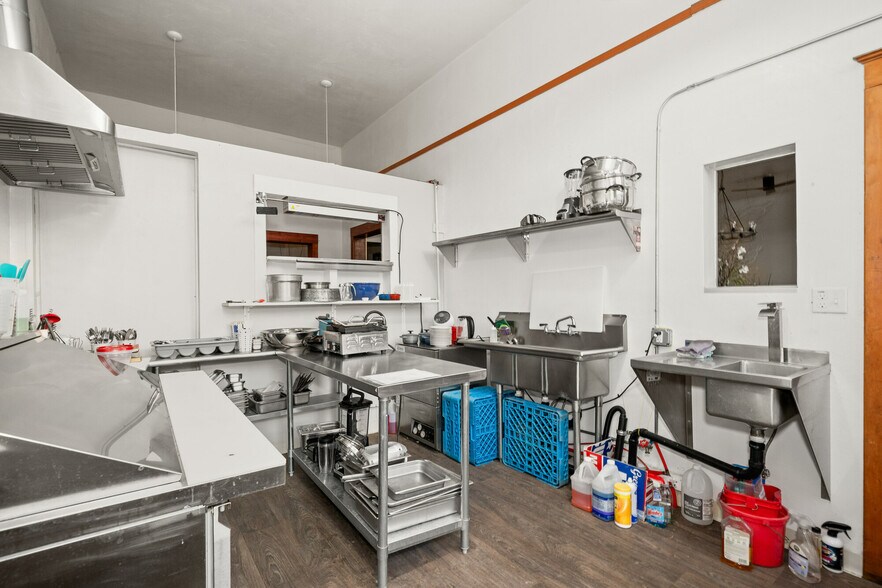 More Photos Of 508 E Main Ave, Chewelah Office For Sale
