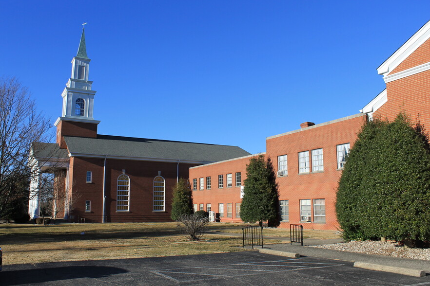 More Photos Of 401 W Poplar St, Elizabethtown Religious Facility For Sale