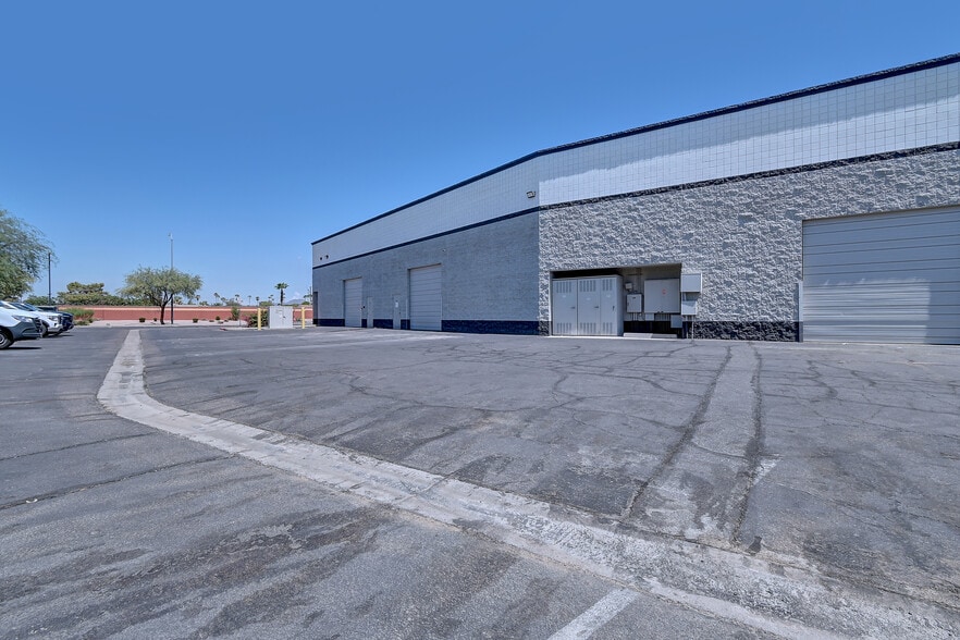 More Photos Of 7107 E Southern Ave, Mesa Warehouse For Lease