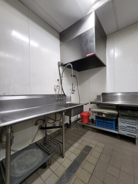 More Photos Of 1066-1070 S Fairfax Ave, Los Angeles Restaurant For Lease