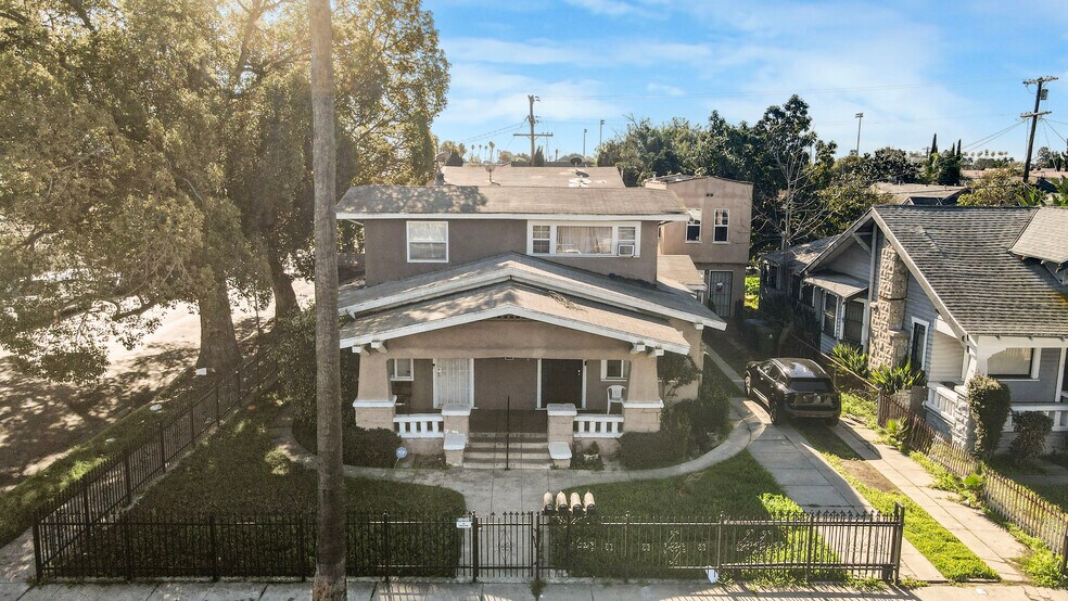 Primary Photo Of 838 E 43rd St, Los Angeles Apartments For Sale