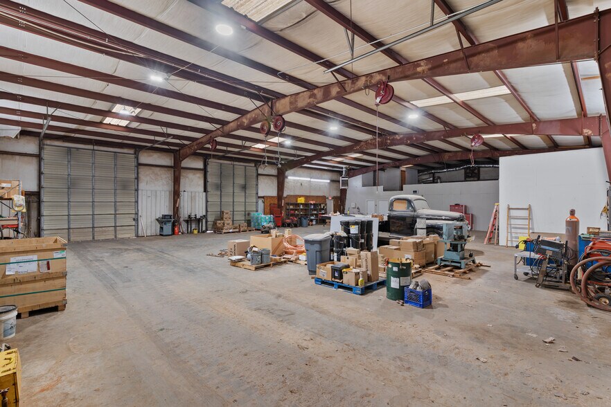 More Photos Of 424 Maltbie St, Lawrenceville Service For Lease