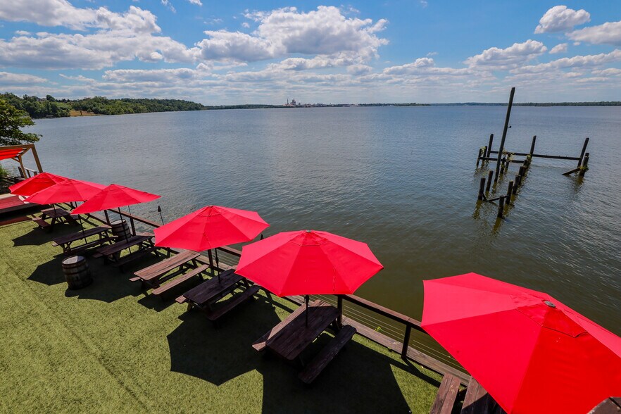 More Photos Of 700 Jordan Point Rd, Hopewell Restaurant For Sale