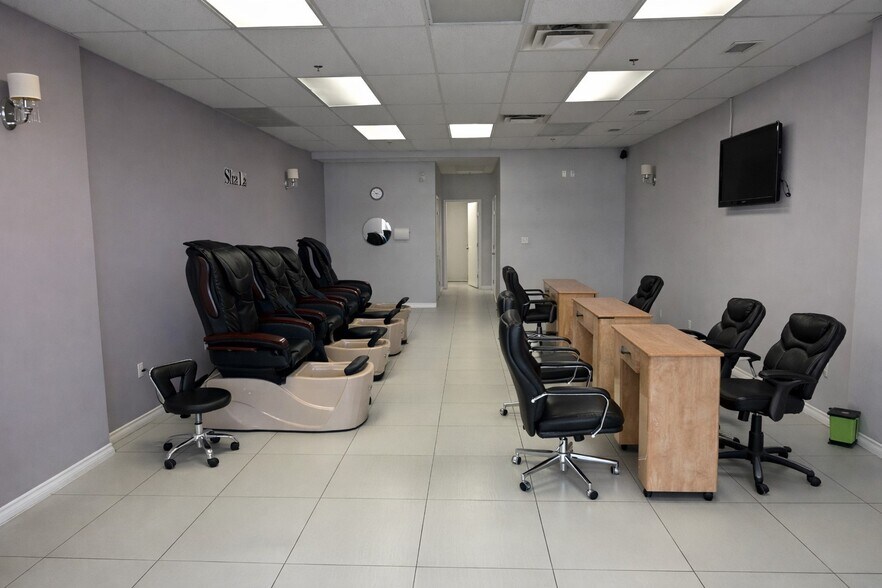 More Photos Of 11769 Jasper Ave, Edmonton Office For Sale