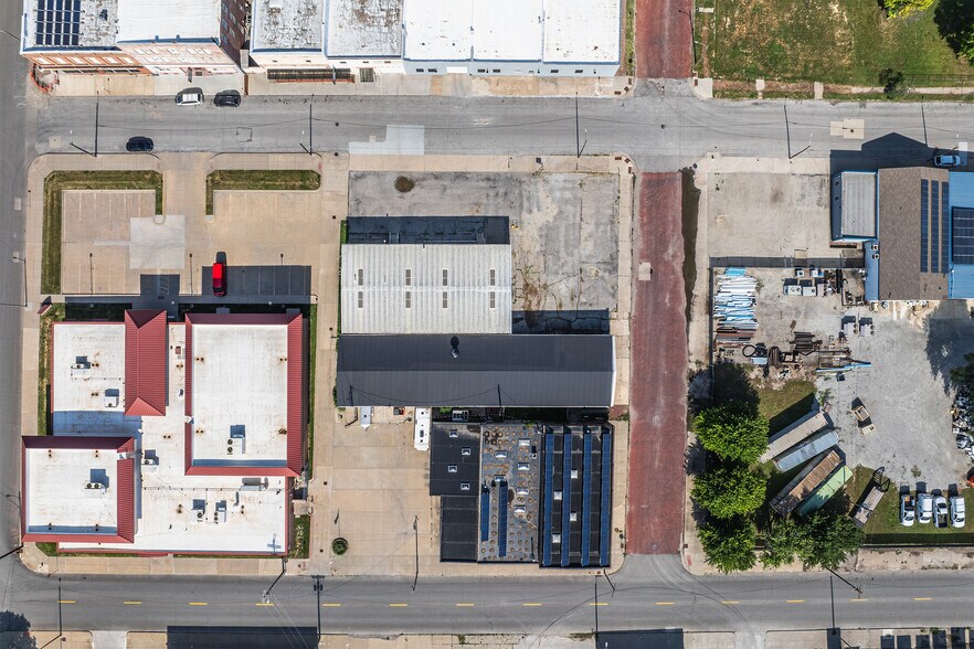 More Photos Of 624 S 7th St, Saint Joseph Industrial For Sale