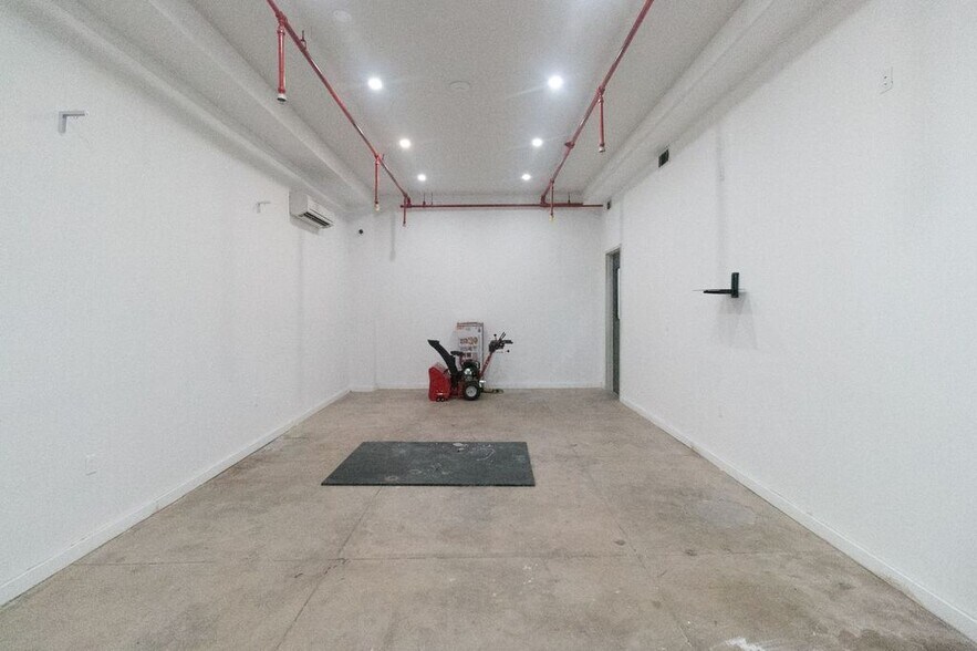 More Photos Of 78-92 Kingsland Ave, Brooklyn Flex For Sale