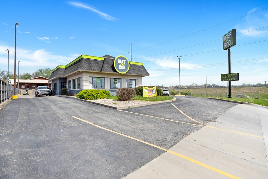 More Photos Of 3002 Anderson Ave, Manhattan Restaurant For Sale