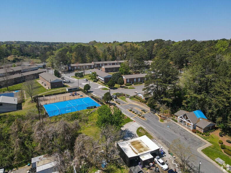 More Photos Of 1991 Delowe Dr SW, Atlanta Apartments For Sale