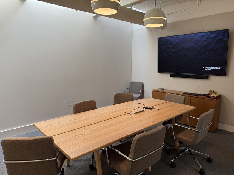 More Photos Of 220 W 18th St, Kansas City Office For Lease