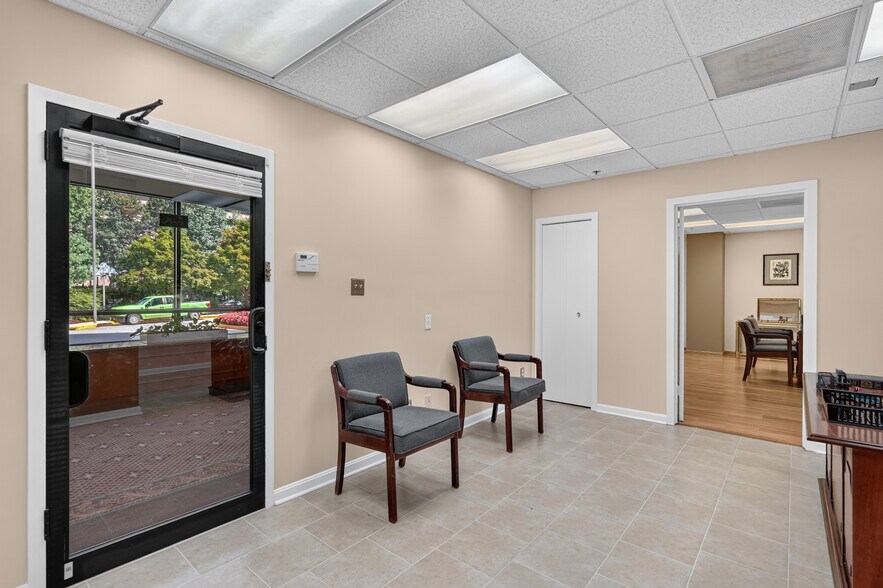 More Photos Of 3713 S George Mason Dr, Falls Church Apartments For Sale