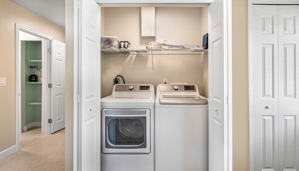 More Photos Of 832 Donax St, Sanibel Apartments For Sale