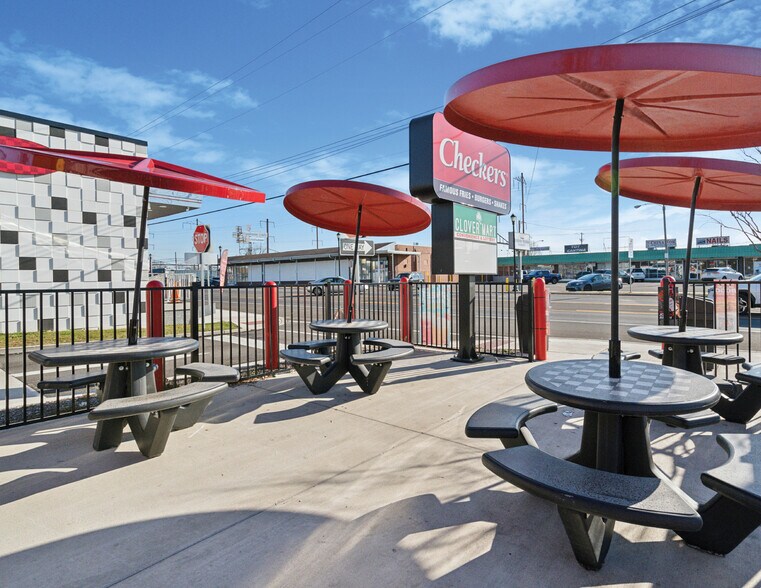 More Photos Of 399 Bristol Pike, Croydon Freestanding For Sale