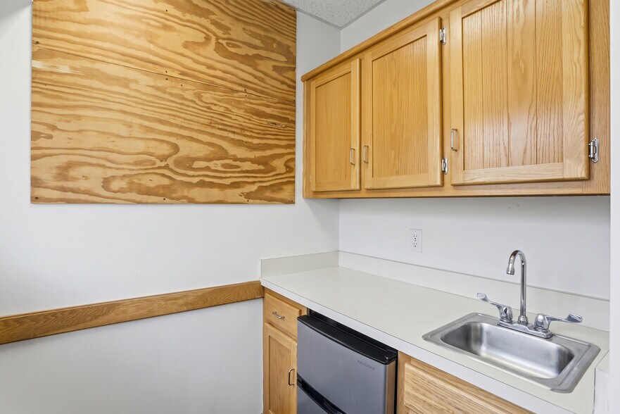 More Photos Of 101 Cambridge St, Burlington Medical For Lease