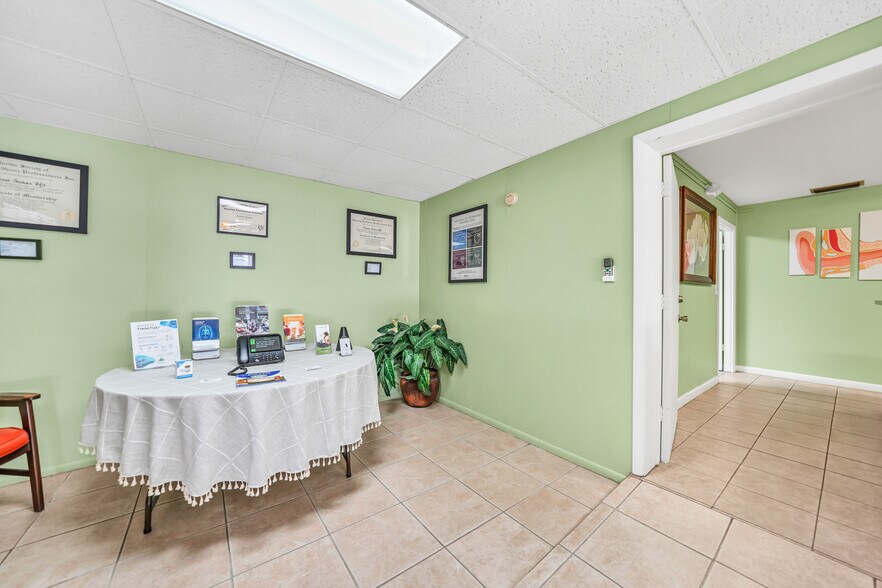 More Photos Of 303 E Gibson St, Arcadia Medical For Sale