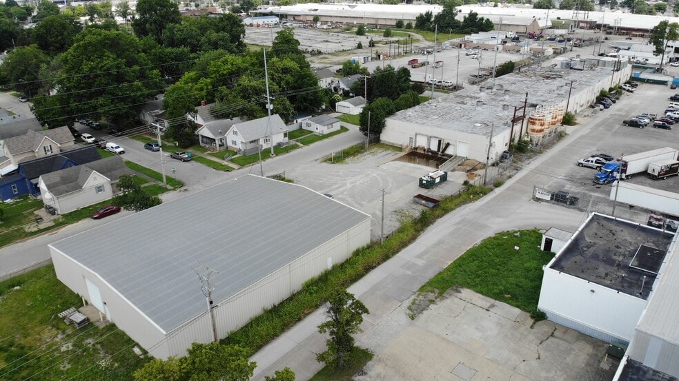 More Photos Of 1401 N Evans Ave, Evansville Warehouse For Sale