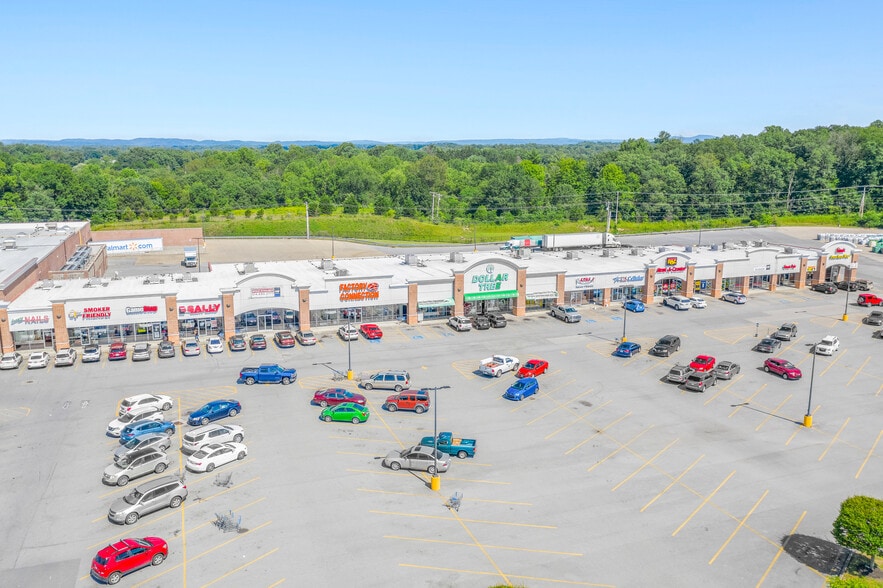 More Photos Of 114 Fayette Town Center Rd, Fayetteville Unknown For Lease