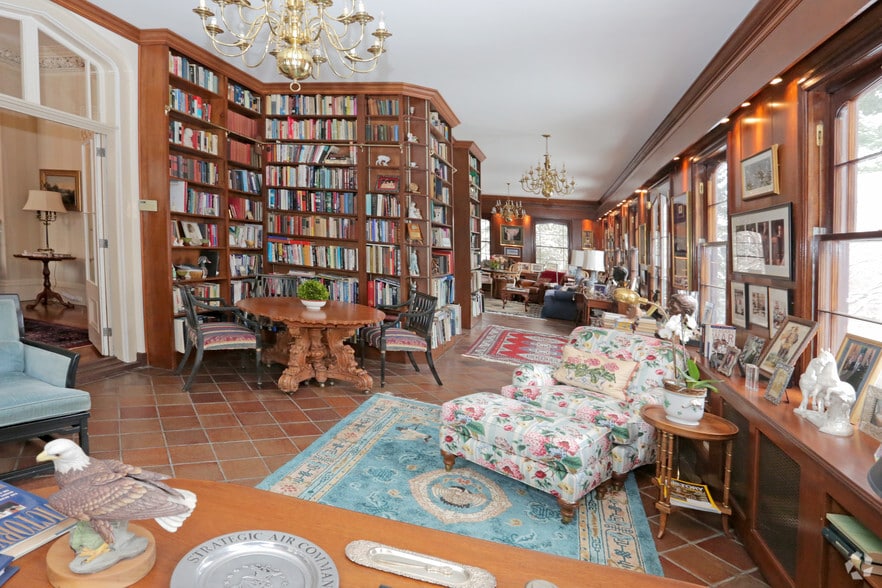 More Photos Of 12 Glenwood Rd, Roslyn Specialty For Sale