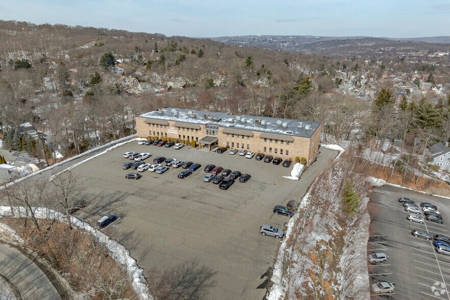 More Photos Of 60 Westwood Ave, Waterbury Medical For Sale
