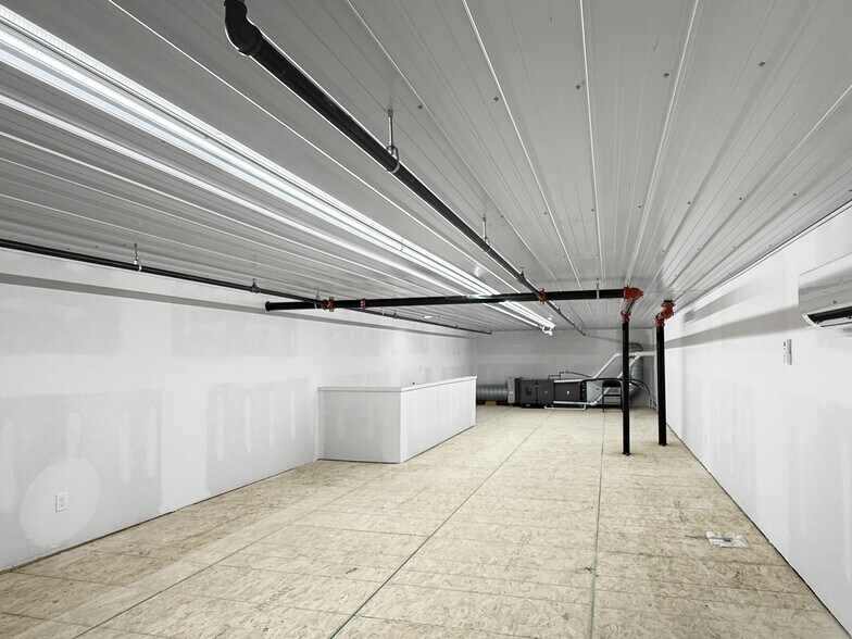 More Photos Of 1911 NE 58th Ave, Des Moines Industrial For Sale