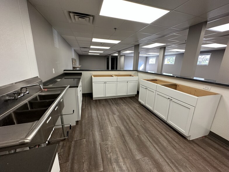 More Photos Of 622 Sunrise Dr, Saint Peter Storefront Retail Office For Sale