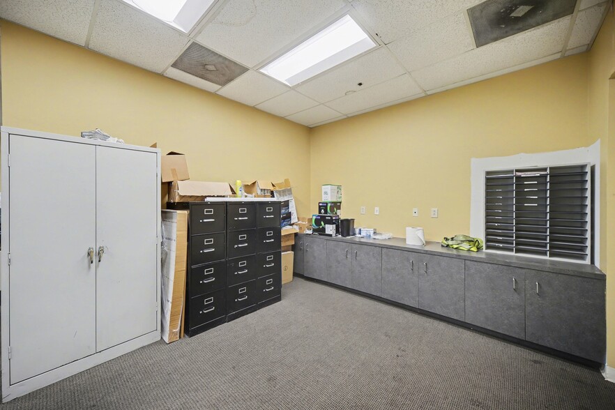 More Photos Of 10810 Withers Cove Park Dr, Charlotte Warehouse For Lease