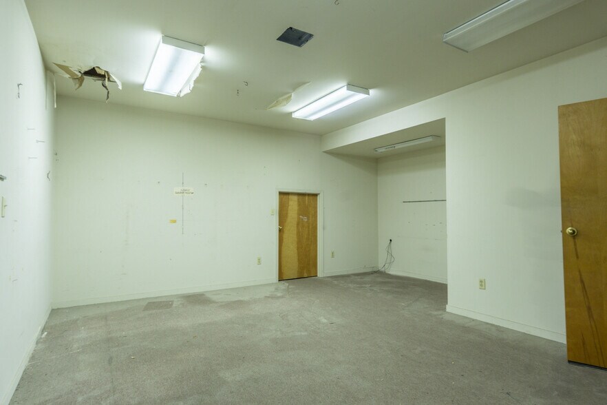 More Photos Of 320 Victory Ave, South San Francisco Warehouse For Lease