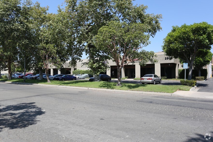 More Photos Of 2907-2911 S Croddy Way, Santa Ana Warehouse For Lease