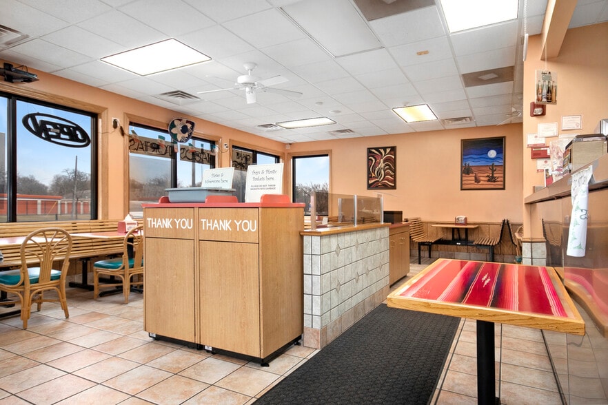 More Photos Of 1015 E Ogden Ave, Naperville Fast Food For Sale