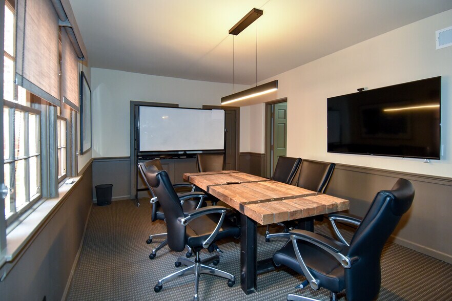 More Photos Of 109-111 S Fairfax St, Alexandria Office For Sale
