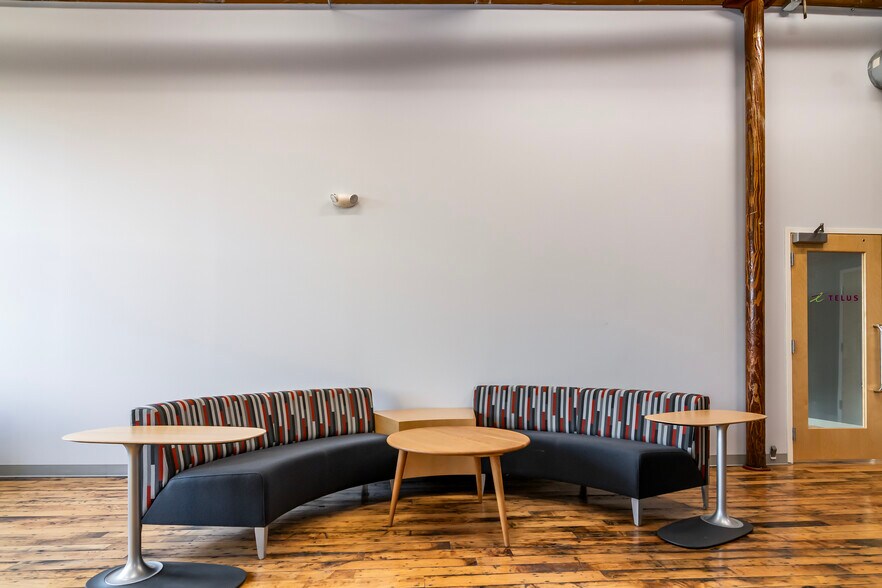 More Photos Of 1 Union St, Lawrence Office For Lease