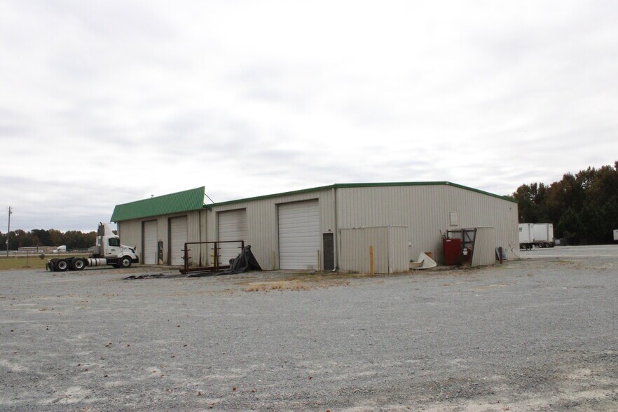 More Photos Of 1693 Sadler Rd, Dunn Industrial For Sale