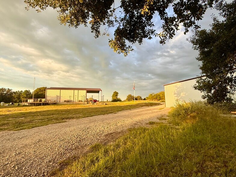 More Photos Of 1211 VZ County 4418 Rd, Canton Specialty For Sale