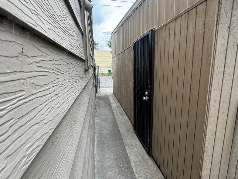 More Photos Of 2105-2113 Holly Ave, Klamath Falls Apartments For Sale