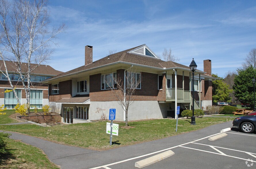 More Photos Of 88 Hopmeadow St, Weatogue Medical For Lease