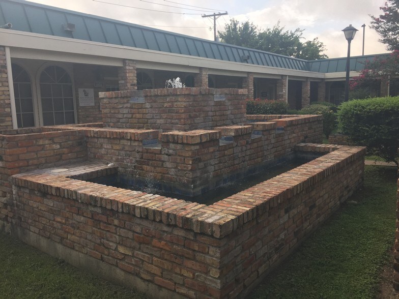 More Photos Of 1205 N State Highway 123, San Marcos Office For Lease