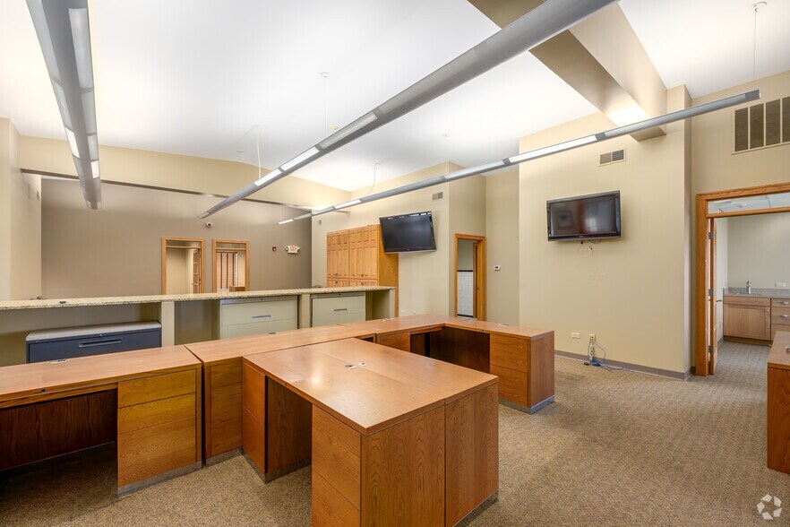 More Photos Of 16720 New Lenox Rd, Joliet Manufacturing For Sale