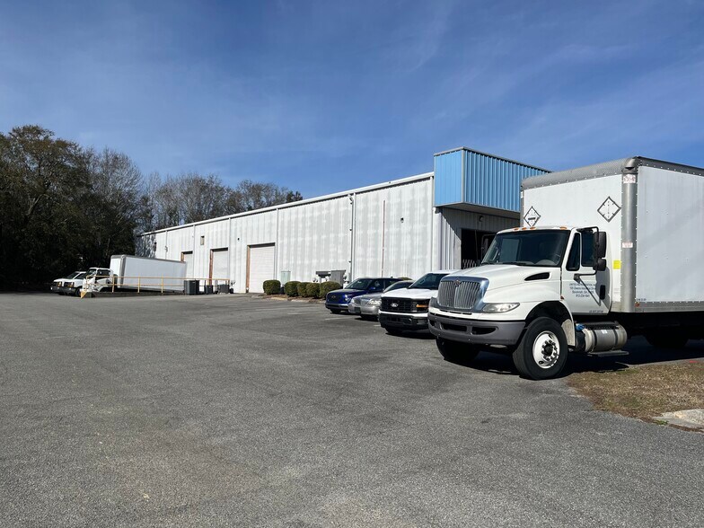 More Photos Of 105 Owens Industrial Dr, Savannah Warehouse For Lease