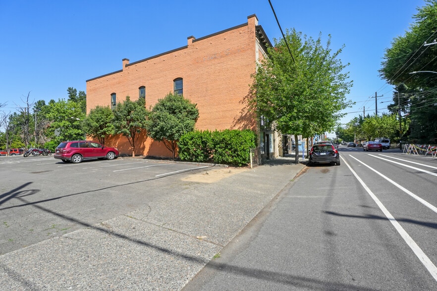 More Photos Of 3037-3041 N Williams Ave, Portland Apartments For Lease