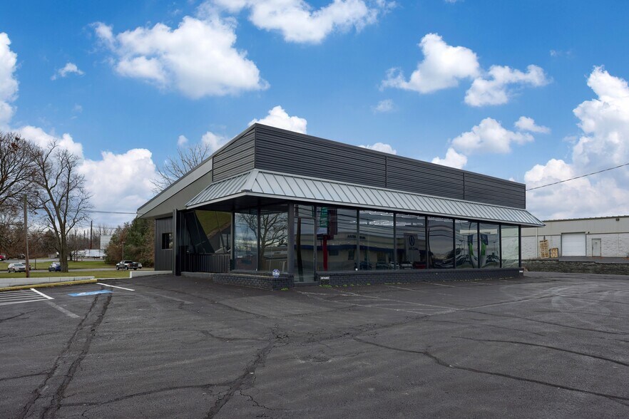 More Photos Of 1310 Manheim Pike, Lancaster Freestanding For Sale