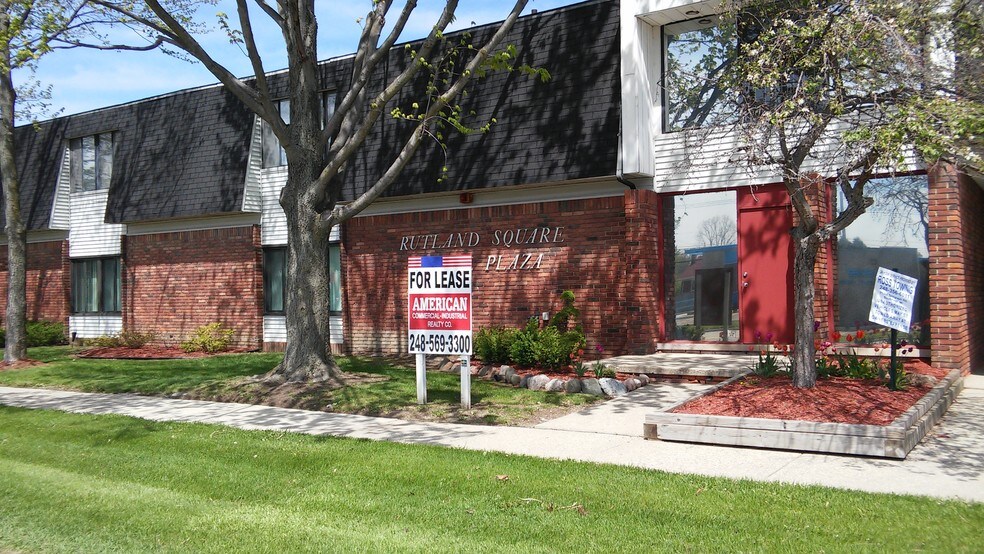 More Photos Of 17200 W 10 Mile Rd, Southfield Office For Lease