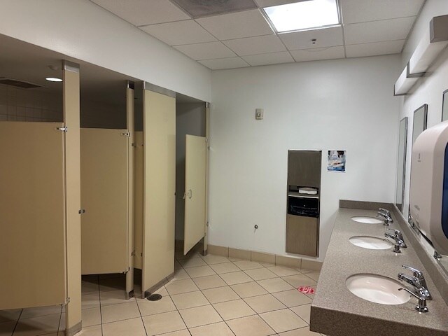 More Photos Of 107 Grannis Ln, Statesville Lodge Meeting Hall For Lease