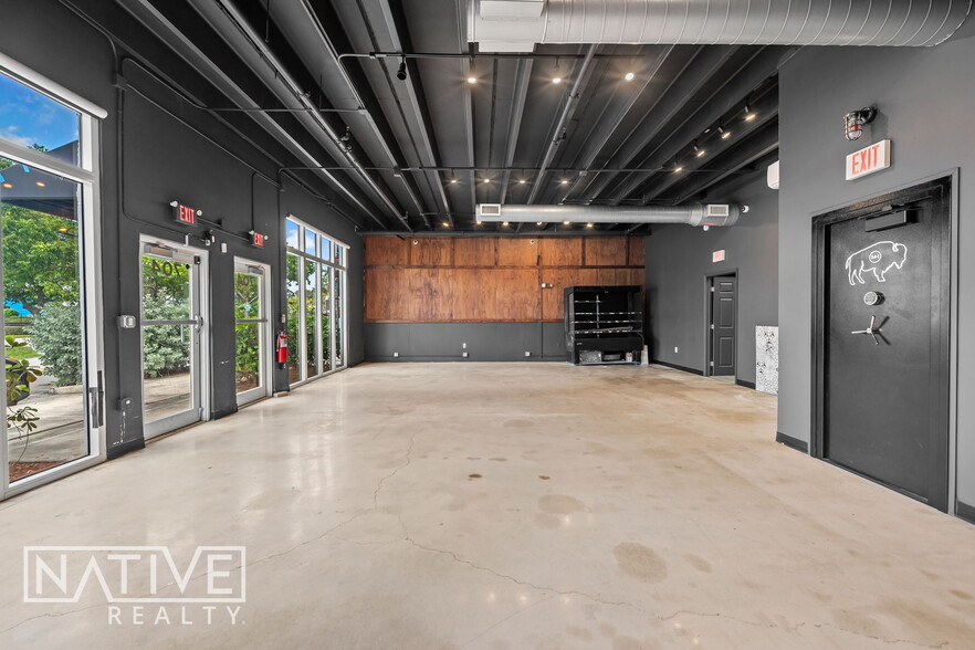 More Photos Of 702-706 NE 1st Ave, Fort Lauderdale Restaurant For Lease