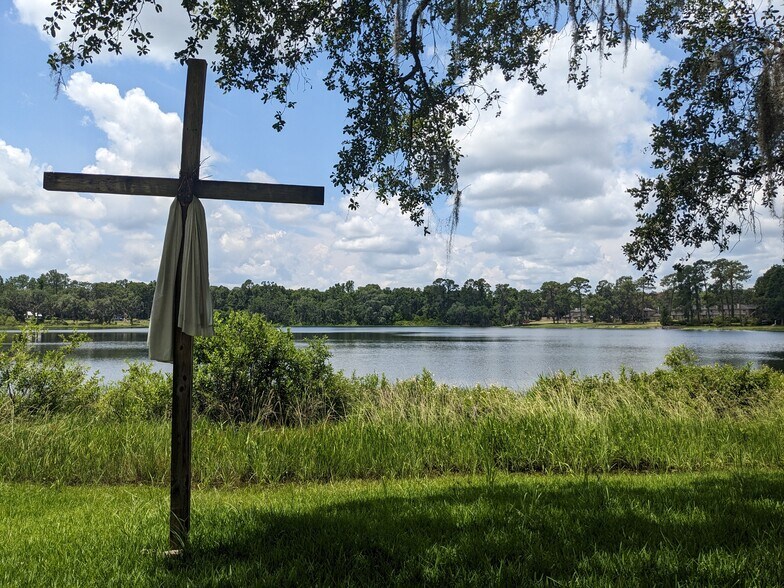 More Photos Of 5474 Worthington Triangle, Lake Park Religious Facility For Sale