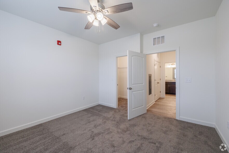 More Photos Of 41 Wttr Ln, Westminster Apartments For Sale