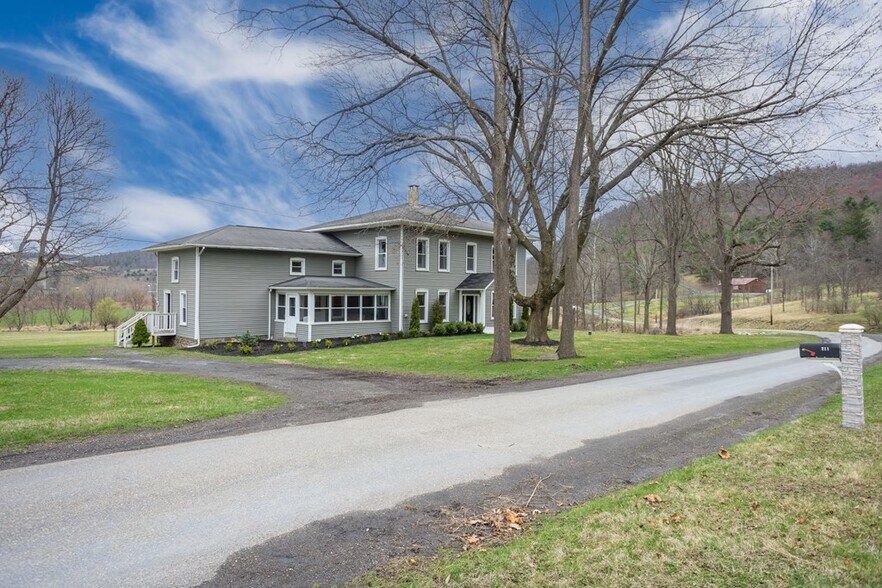 More Photos Of 211 Hanks Rd, Troy Hospitality For Sale