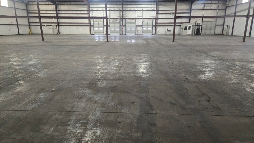More Photos Of 113 Industrial Park Dr, Lincolnton Warehouse For Lease