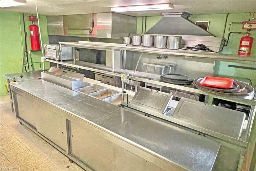 More Photos Of 504 W Lakeshore Dr, Kelleys Island Restaurant For Sale