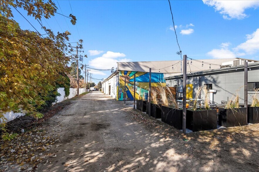 More Photos Of 6421-6517 W Ustick Rd, Boise Freestanding For Sale