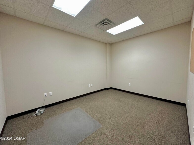 More Photos Of 2702 Cunningham Ave, Joplin Medical For Lease