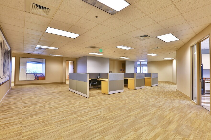 More Photos Of 3000 Lakeside Dr, Santa Clara Research And Development For Lease